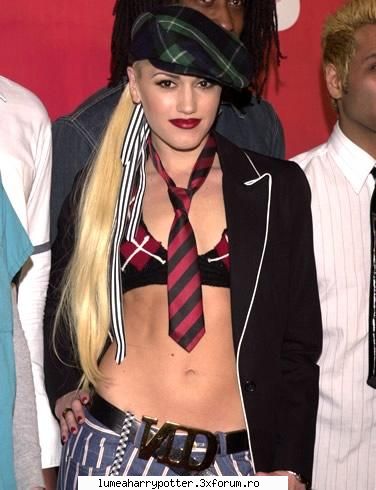 Cine o adora pe Gwen Stefani!!! - laura witch - Witch